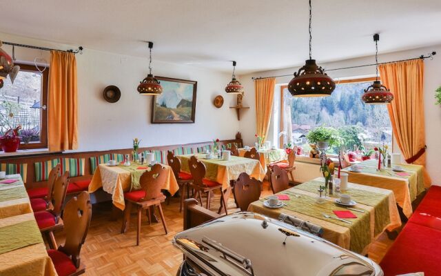 Tourist Hotel Boehm