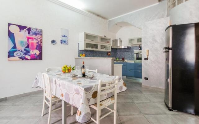 Lilla's house near the beach, parking & wifi