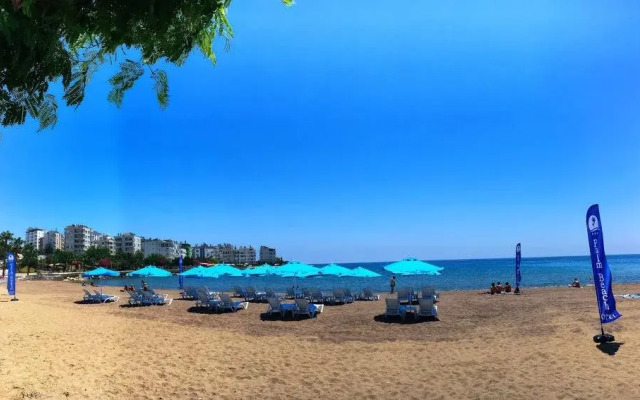 Palm Beach Hotel