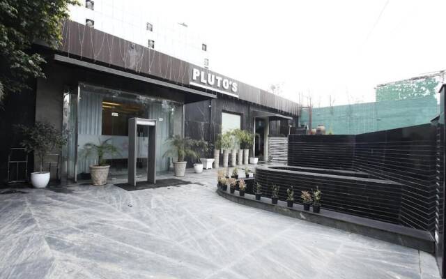 Plutos Hotel