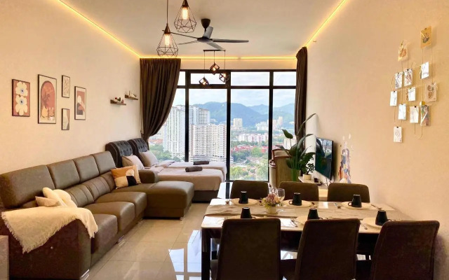 Beacon Executive Suite by stayCATion Homestay