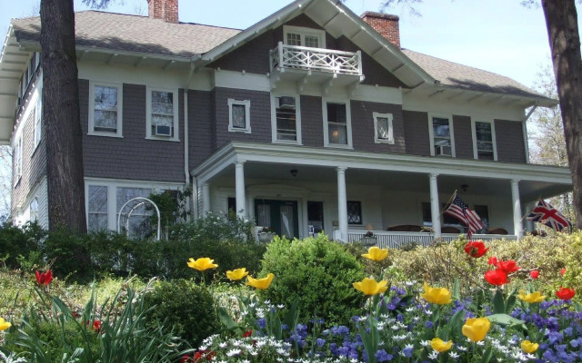 Abbington Green Bed & Breakfast Inn