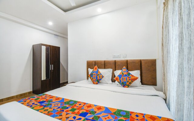 Fabhotel Seven Wonders 55