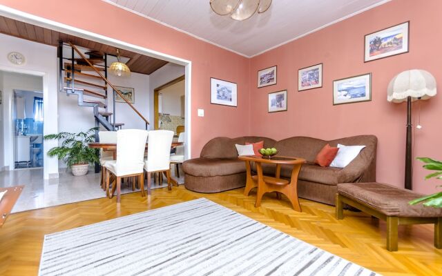 Apartment Buksa