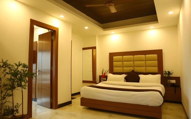 OYO Rooms Mussoorie Library