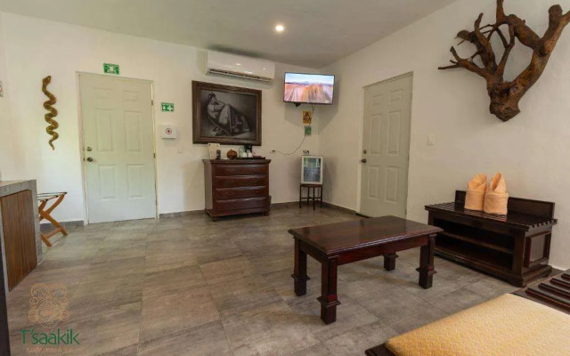 Tsaakik Jungle Hotel & Spa