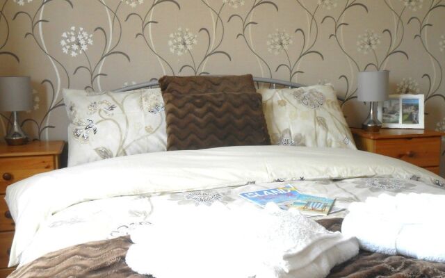 Hotel the Triton Guesthouse