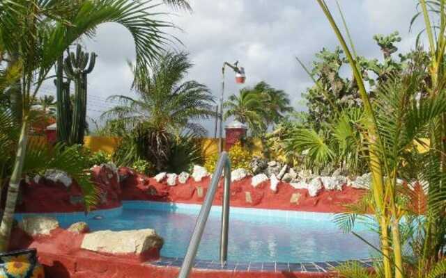 Sea Breeze Ocean, Studio 5 at Mangel Halto Beach