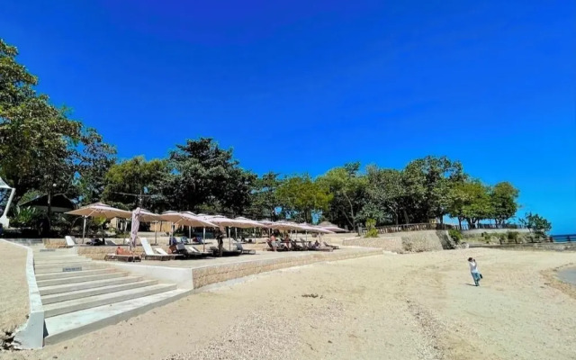 Mactan Newtown Beachfront Condo