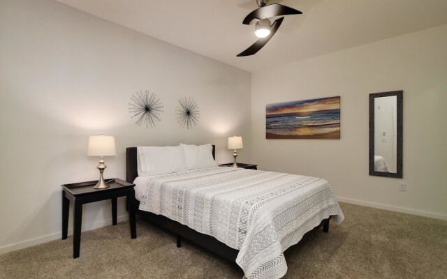 StayLo Luxury 2 Bedroom Apartment