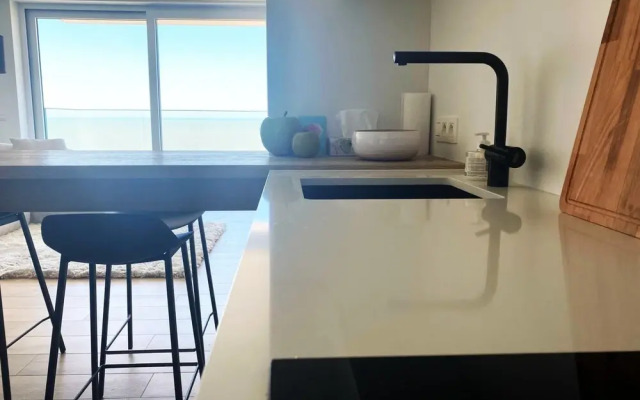 Seafront Luxury With Ocean Views