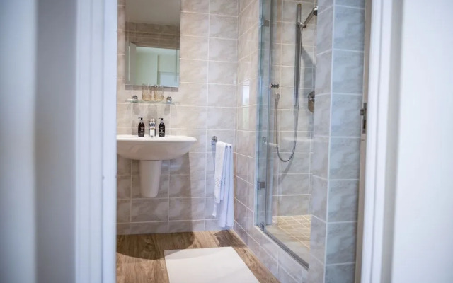 Bay Reflections - Luxury Serviced Apartments