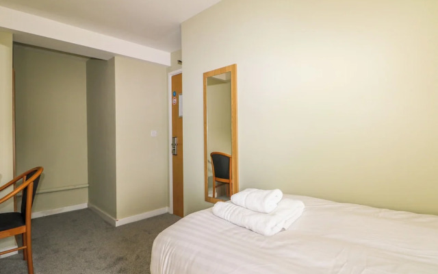Flat 32 - Marine Court