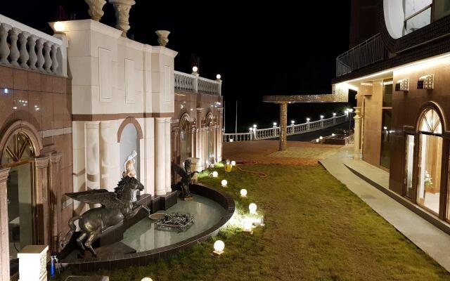 GoldOne Hotel & Suites