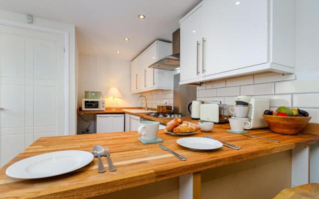 The Coach House, centrally located detached Coach House