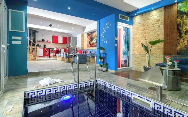 Krousonas Mountain View Suite