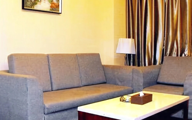 Huayun Hotel (Heyuan Wanlongcheng Branch)