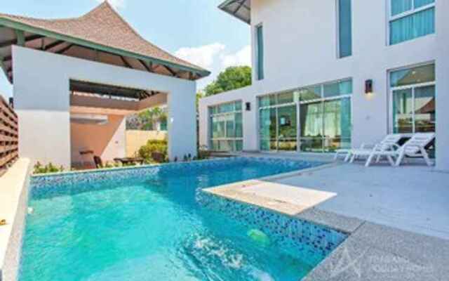 AnB Pool Villa 3BR Glass House in Pattaya