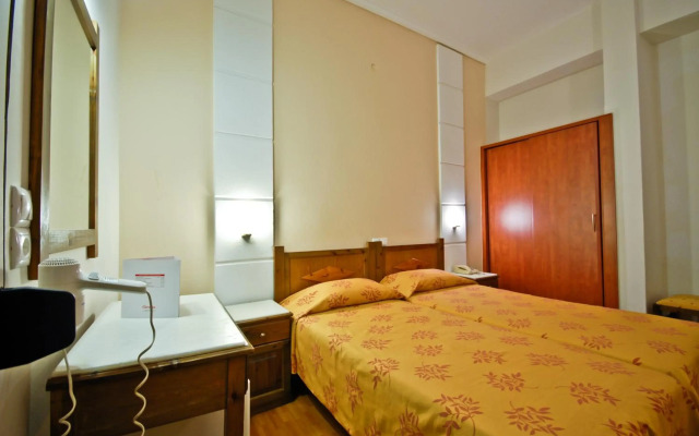 Coronis Hotel