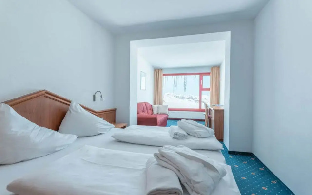 Glacier Hotel Grawand