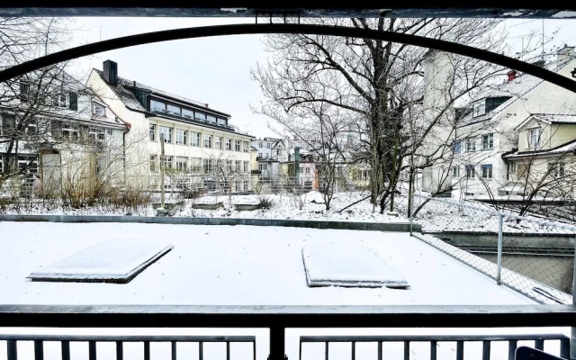 Beautiful Old Building Apartment In The Center
