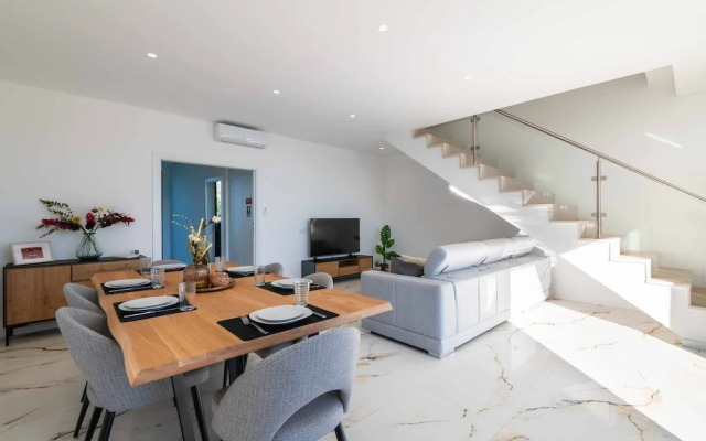 Villa Alegre With Private Pool