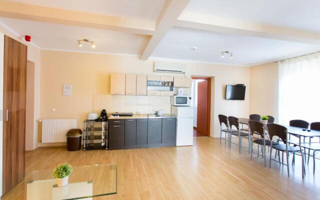 Riviéra Apartmanház