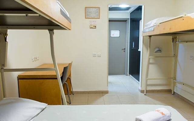 HI - Shlomi Hostel