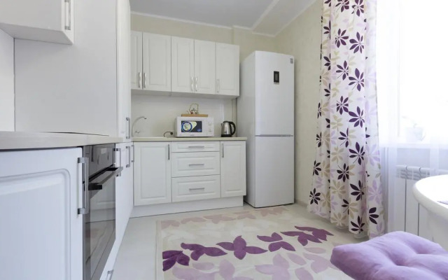 Green FOX на Латышева 3Е/1