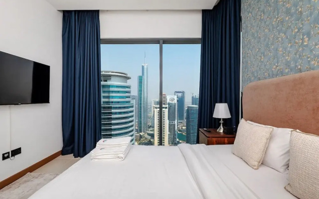 Stylish 2BR with Marina Views