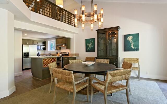 2141 IliIli Rd - 14 Br Villa