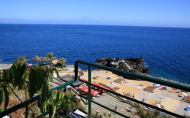 Bungalow with 2 Bedrooms in Sâo Martinho, Funchal, with Wonderful Sea View, Enclosed Garden And Wifi