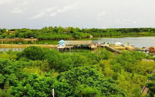 Papa Kit's Marina and Fishing Lagoon
