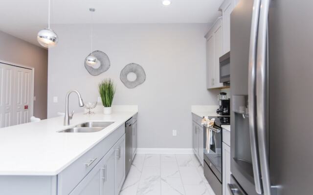 Dream Townhome with private pool Close to Disney SL4906