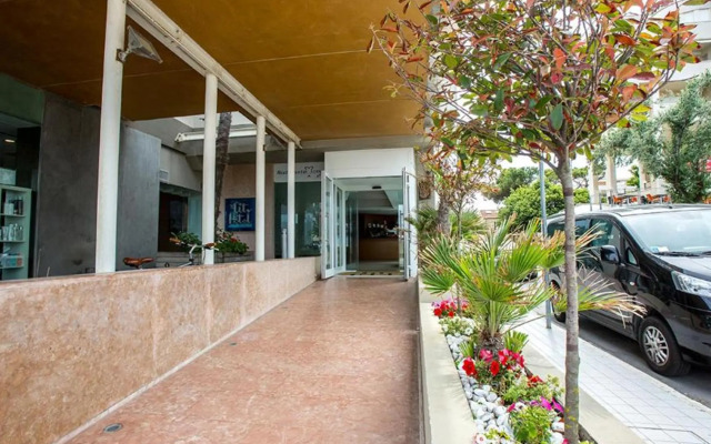 City Hotel