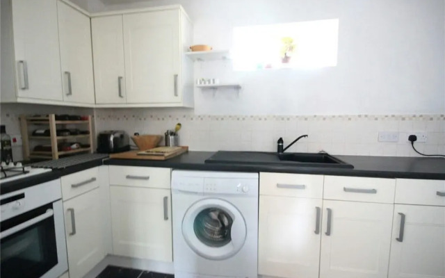 Charming Cosy Coach House in Fishponds, Bristol