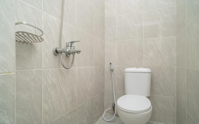 RedDoorz Plus near ITC Cempaka Mas 2