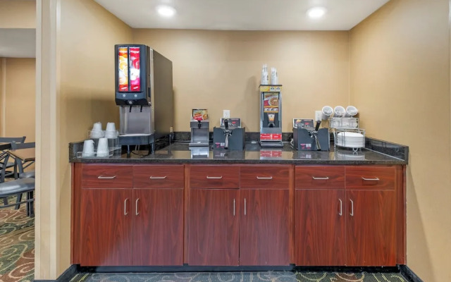 Red Roof Inn Charlestown