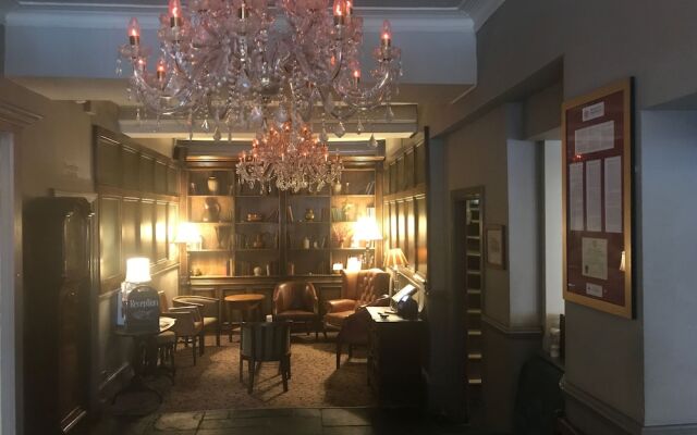 Cock Hotel Stony Stratford by Greene King Inns