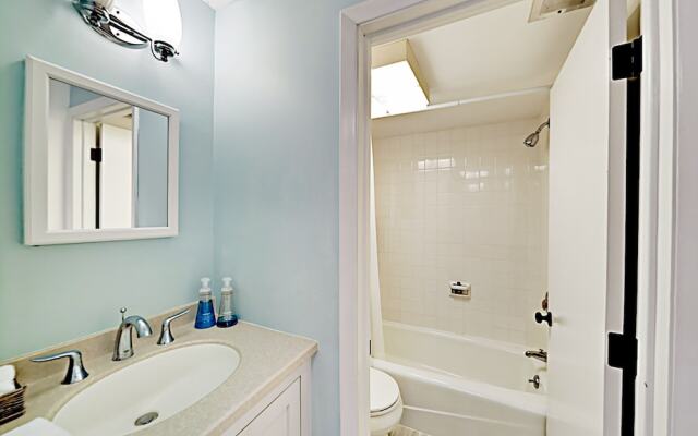 Cape Cod Retreat - 3 Br Home