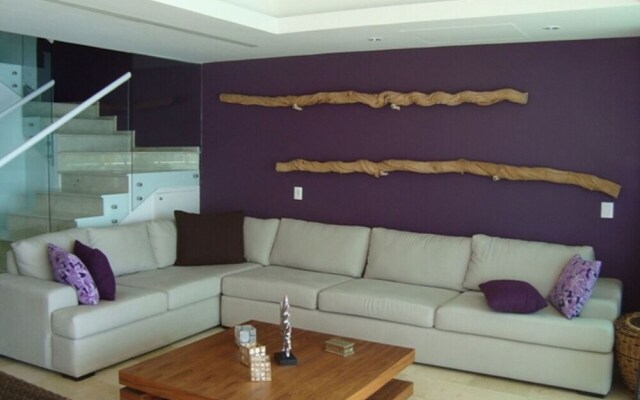 Unlimited Luxury ZAMORA Condo