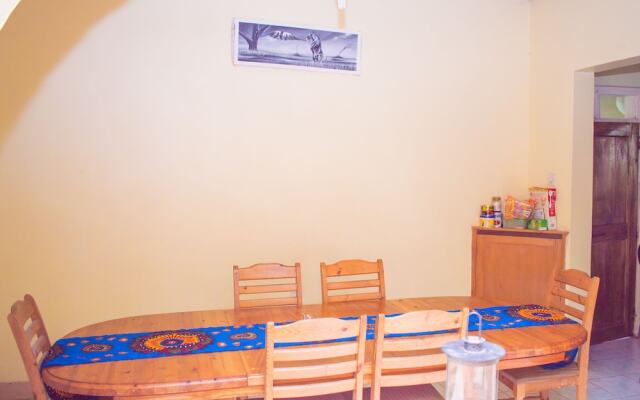 Kilihomebase & Campsite - Hostel