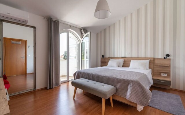 Remarkable 4-bed House in Kaštel Novi