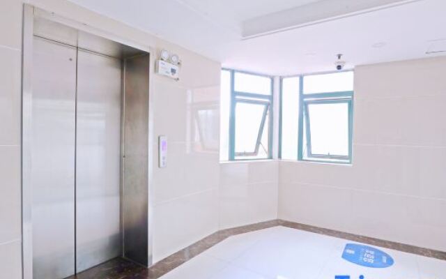 VecRay Hotel (North Gate of Henan Sports Center)