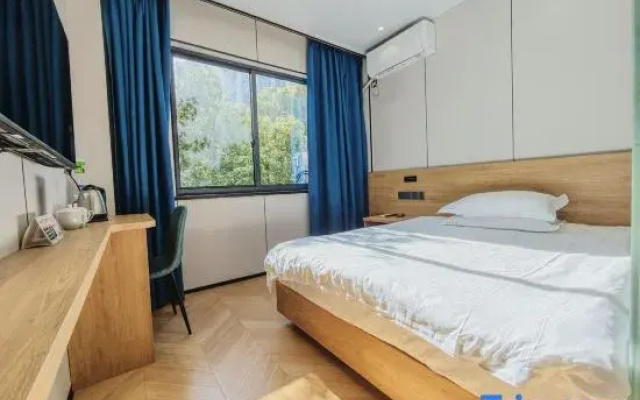 Jinxin Hotel (Lucheng Road)