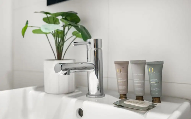 Bright 1-bed Apartment Near Beach and Cafes – Bathroom – Melbourne