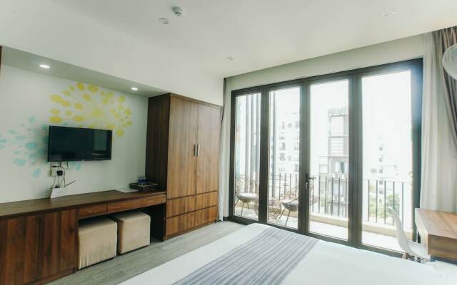 Royal Lion Hotel and Apartment