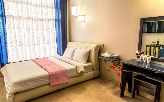 Hotel White House