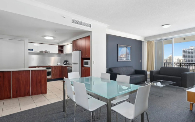 Towers of Chevron - Private Apartments