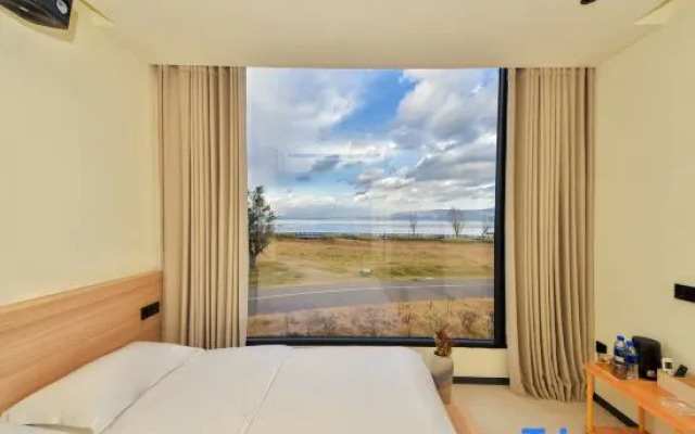 Xiaoluchenke Seaview Design Hotel (Dali Erhai Branch)
